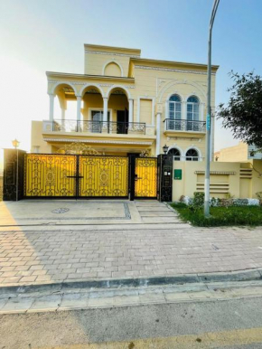6-BedRoom Entire Home in Lavish Area of Lahore